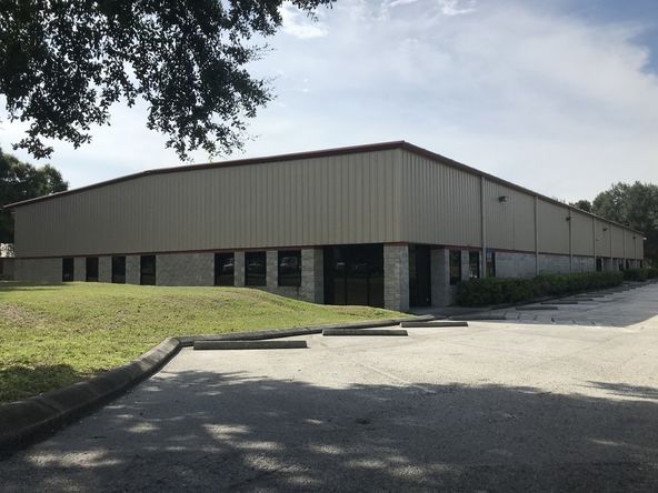 East Tampa / Brandon Warehouse w/ HVAC for Lease: 10350 Fisher Ave, Tampa, FL 33619